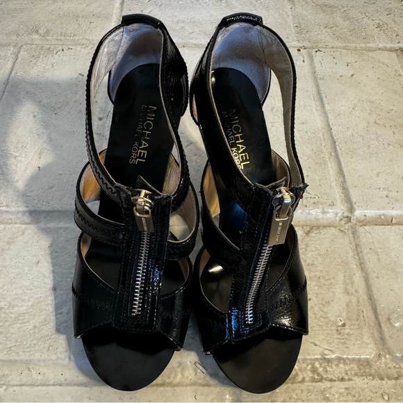 Michael Kors Front Zip Strappy Sandals, Black Patent, 6.5M US - Picture 8 of 13